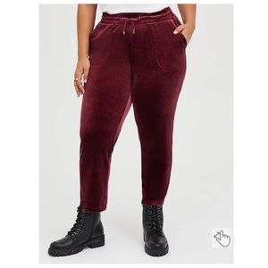 Torrid Pull On Relaxed Tapered Pant - Stretch Velvet Wine Size 4X NWT
